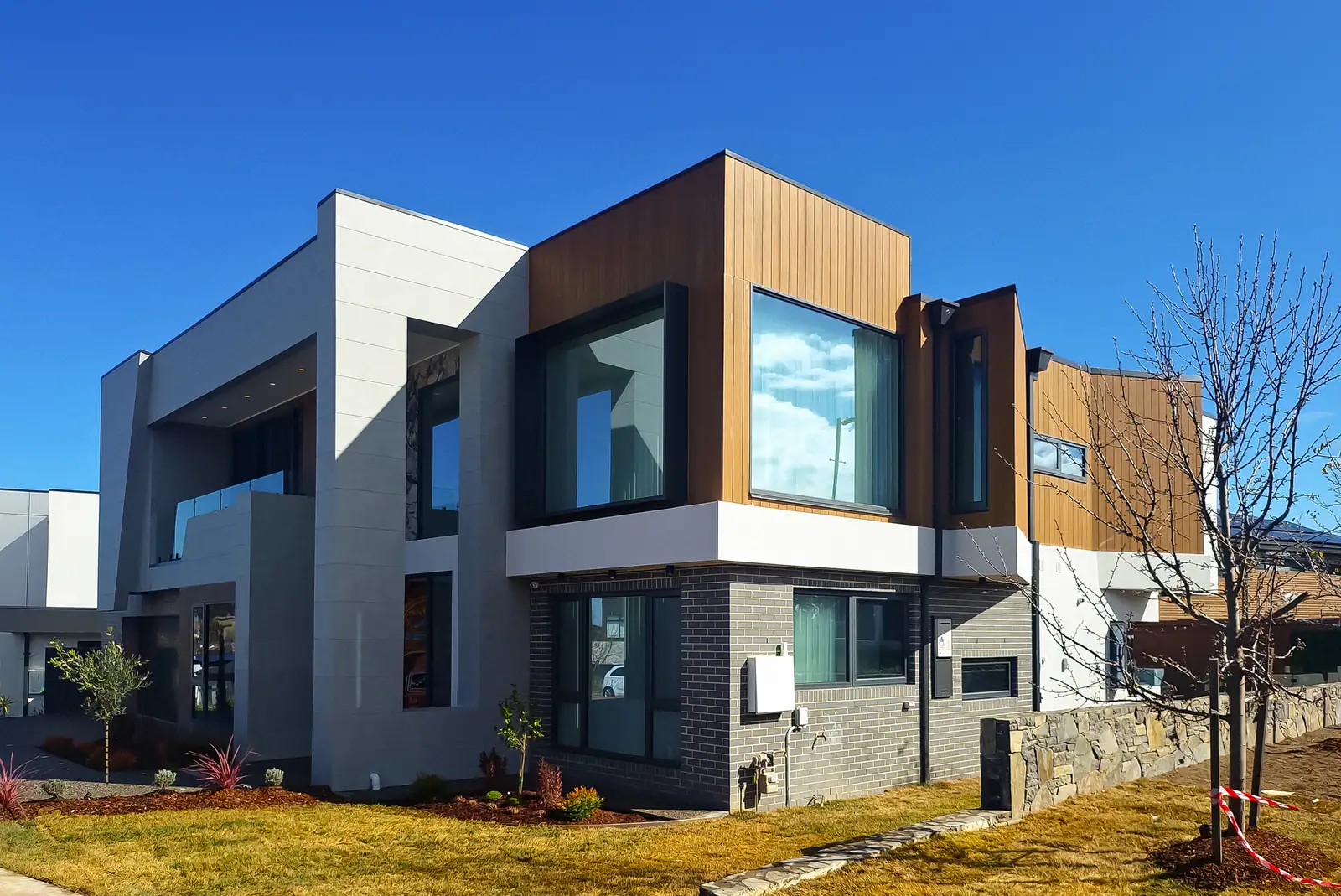 Hilltop House Garden View by Hyperspace Architecture